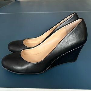 Jessica Simpson Cash Wedge Pumps Black 7M Excellent Condition in box